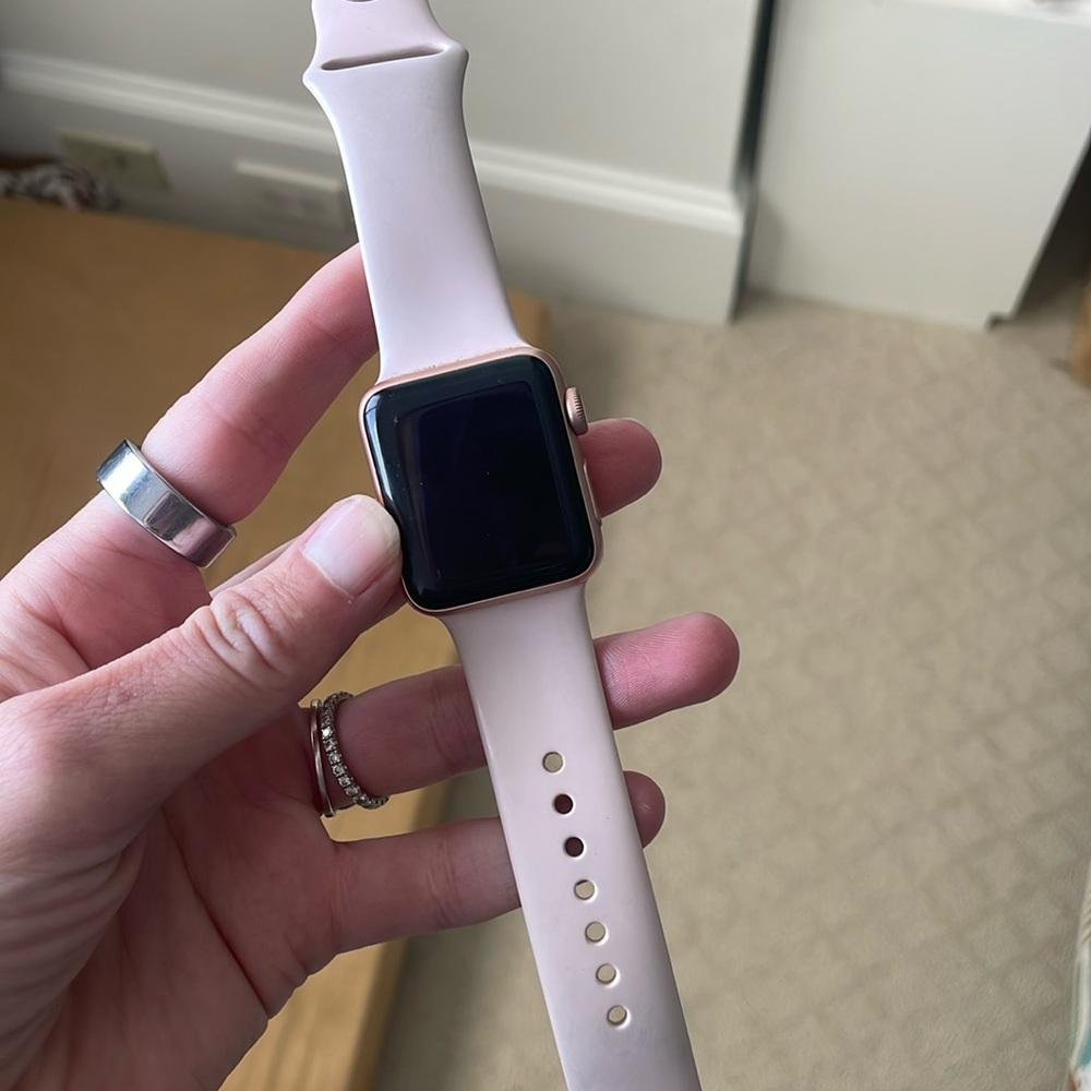 Series 3 Apple Watch - Light Pink